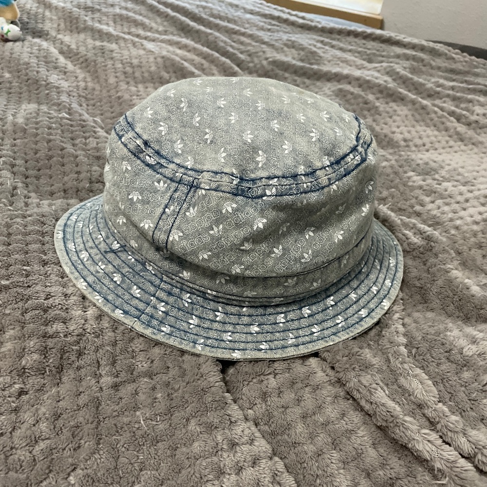 Adidas Bucket hat